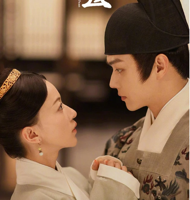 莉莉·柯林斯全新西装造型,连女生也为之倾慕!